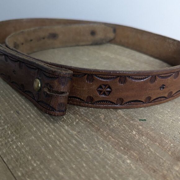 Men's brown leather tooled belt for buckle - Picture 5 of 8